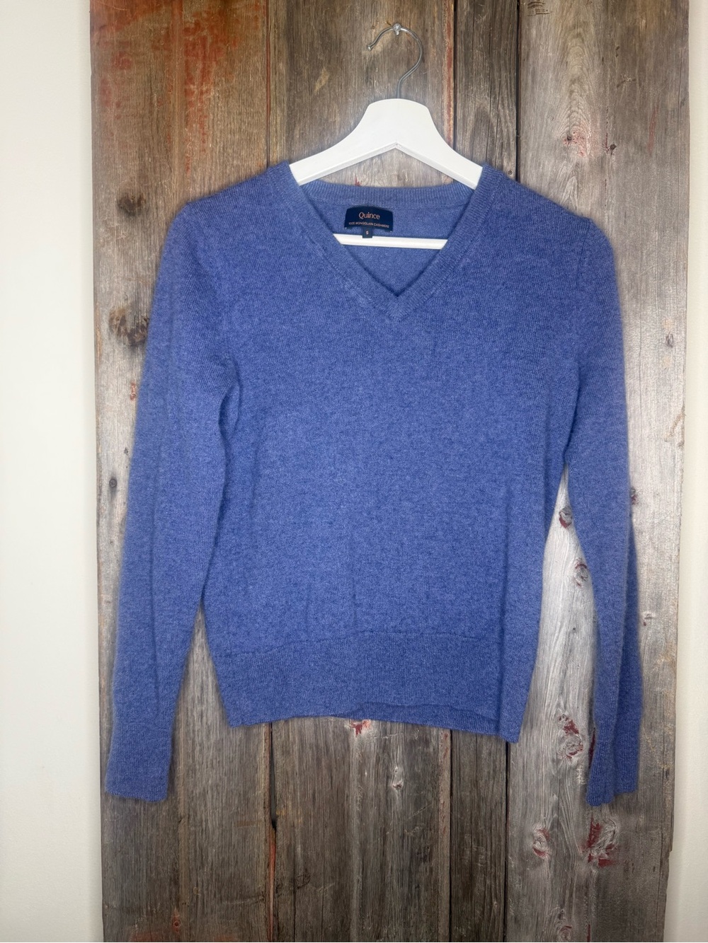 Quince Mongolian Cashmere V Neck Sweater in Heather Storm Blue Small